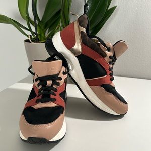 Sneakers, bought in Italy, size 36, looked like new, were only worn 2 times.